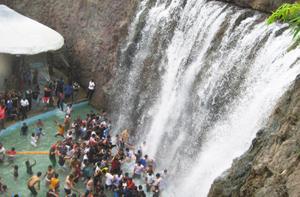 Virtual waterfall at Vismaya water theme park