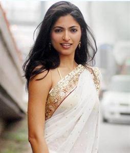 Parvathy Omanakuttan in Billa 2